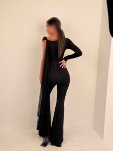 ویژگی‌های لباس مهمانی بلند: برای چه افرادی مناسب است؟