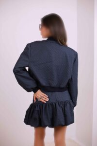 چرا استایل زمستانی با دامن این‌قدر محبوب شده است؟