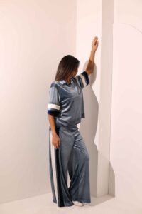 اصل اول استایل مناسب پیاده روی : انتخاب لباسی که با فرم بدن هماهنگ باشد